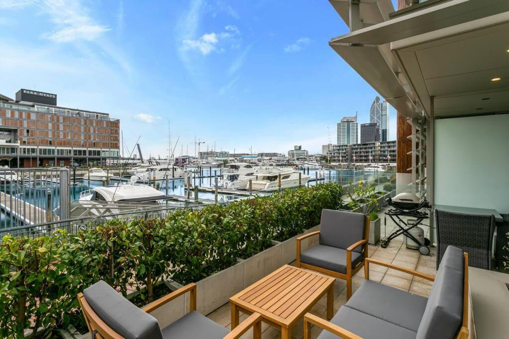 Elegant & Sunny Living With Stunning Marina Views Appartement Auckland Buitenkant foto